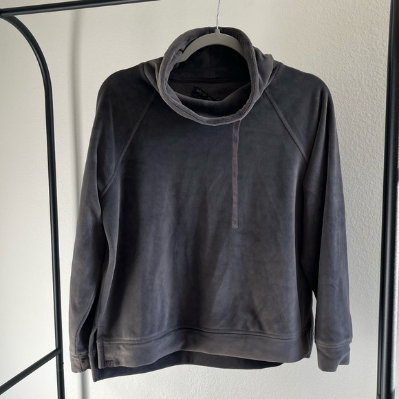 BAREFOOT DREAMS | Cozy LuxeChic® Funnel Neck Pullover in Carbon | Size Small - Picture 3 of 9
